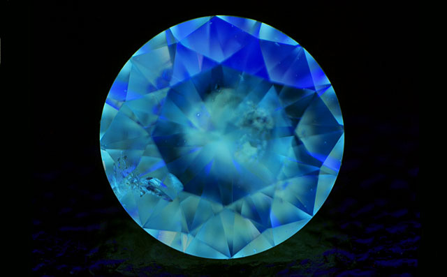 天然Kカラーダイヤモンド画像