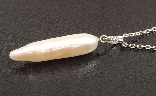 犬の歯型の真珠画像