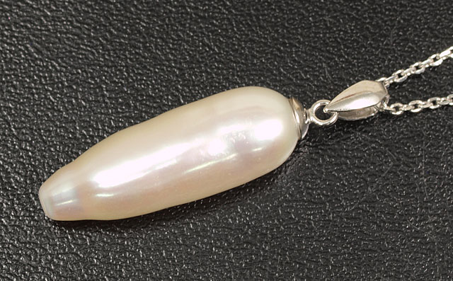 犬の歯型の真珠画像