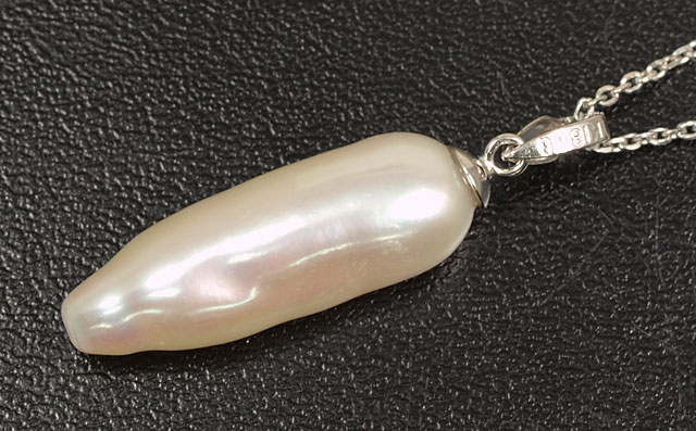 犬の歯型の真珠 ( 犬の歯形の真珠 ) 【7月24日、8月18日の誕生日石