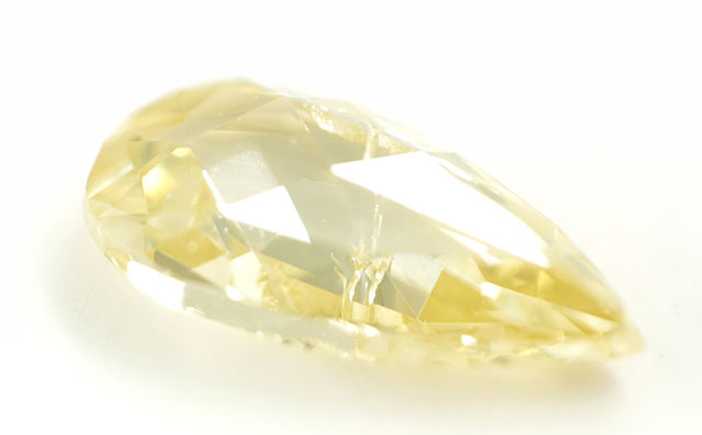 天然(ナチュラル)オレンジイエローダイヤモンド画像