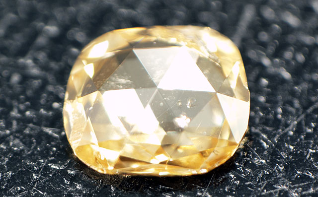 天然(ナチュラル)イエローダイヤモンド画像