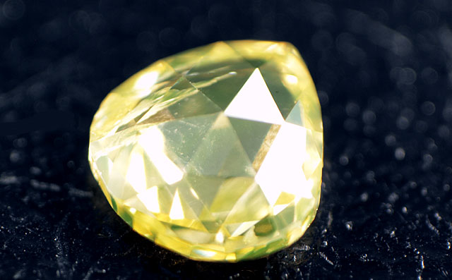 天然(ナチュラル)イエローダイヤモンド画像