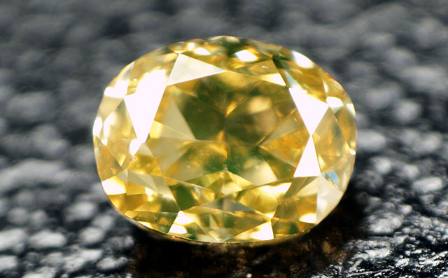 イエローダイヤモンドルース画像