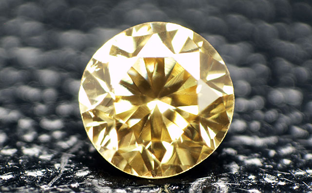 六角形(ヘキサゴナル・モディファイド・ブリリアント・カット)ダイヤモンド画像