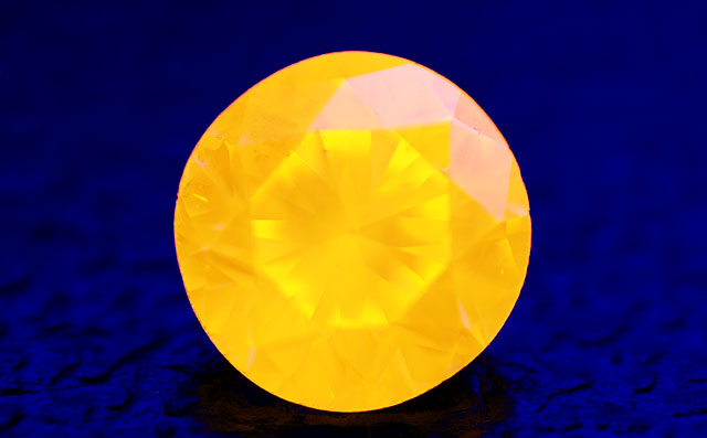 六角形(ヘキサゴナル・モディファイド・ブリリアント・カット)ダイヤモンド画像