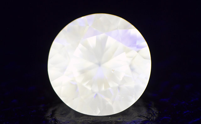 六角形(ヘキサゴナル・モディファイド・ブリリアント・カット)ダイヤモンド画像