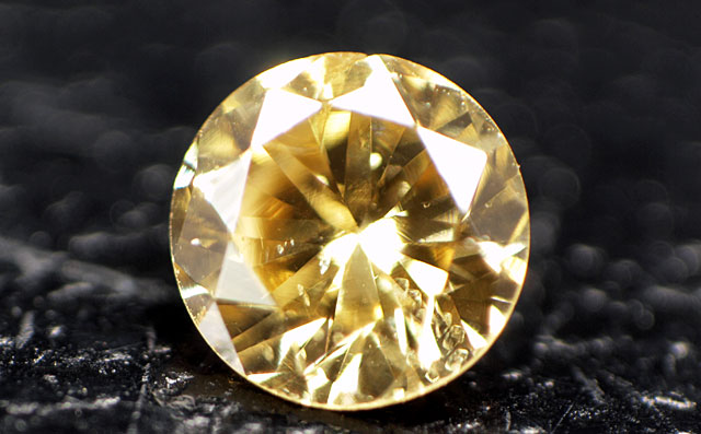 六角形(ヘキサゴナル・モディファイド・ブリリアント・カット)ダイヤモンド画像