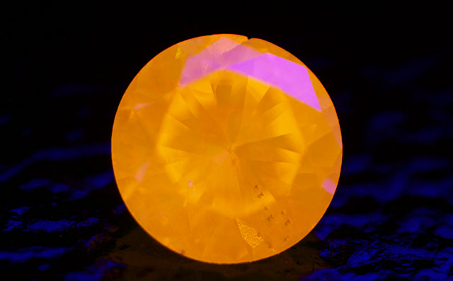 六角形(ヘキサゴナル・モディファイド・ブリリアント・カット)ダイヤモンド画像