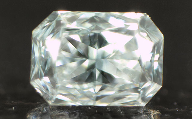 ライト・グリーン・ブルーダイヤモンドルース画像