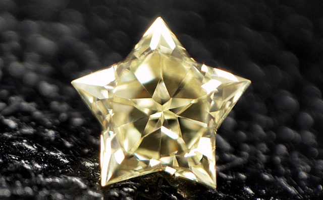 スターブリリアントカット(星型)ダイヤモンド画像