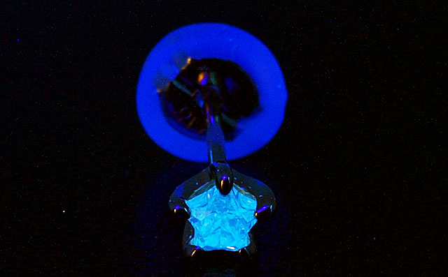 スターカット(星型)ダイヤモンド・片耳用ピアス画像