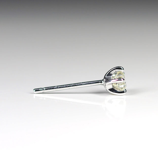 天然ダイヤモンド 0.113ct, M, SI-1 片耳用ピアス（シングル