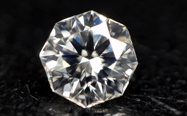 通称クリスタルムーンダイヤモンドルース画像