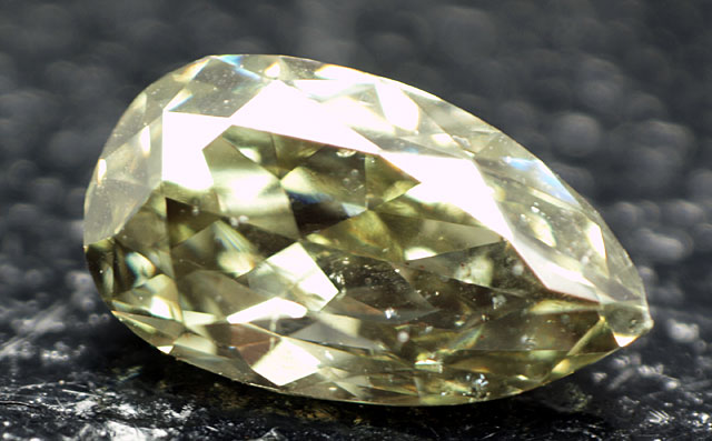 天然カメレオンダイヤモンド画像