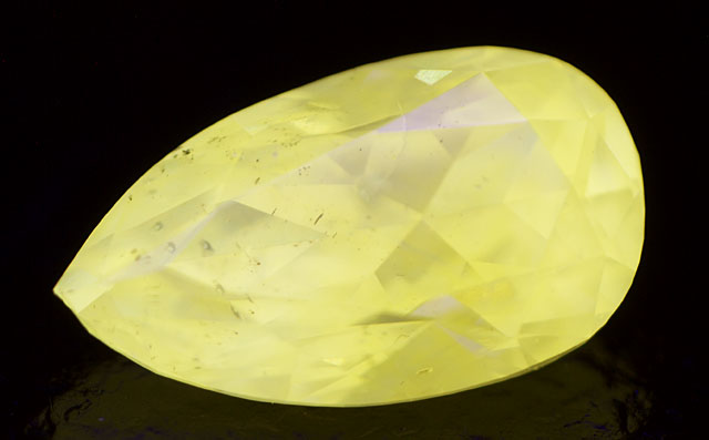 天然カメレオンダイヤモンド画像