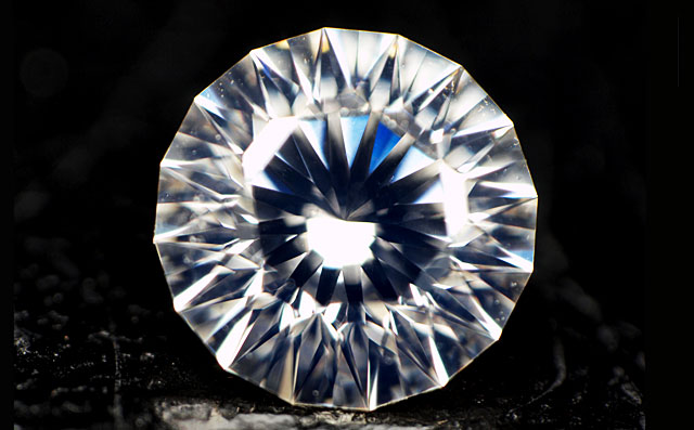 ビーナスアローダイヤモンド0.077ct