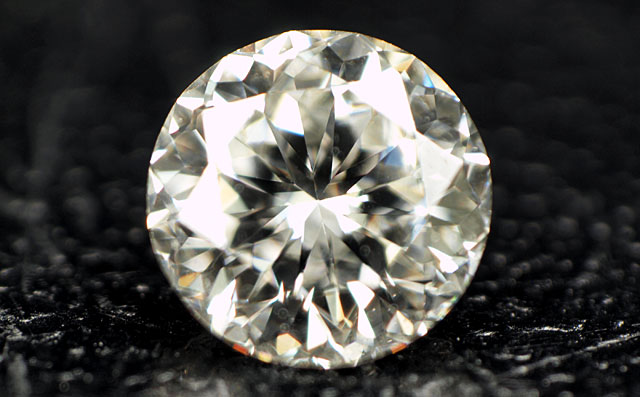 106面体カットダイヤモンド画像