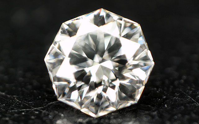 通称クリスタルムーンダイヤモンドルース画像