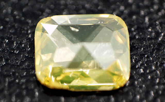 天然(ナチュラル)イエローダイヤモンド画像