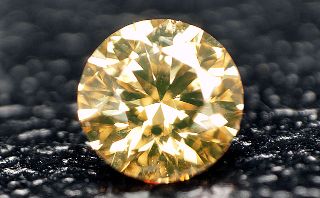 天然(ナチュラル)イエローダイヤモンド画像