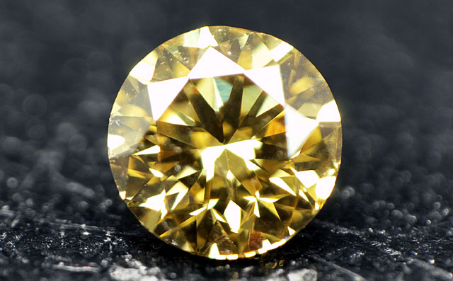 天然カメレオンダイヤモンド画像