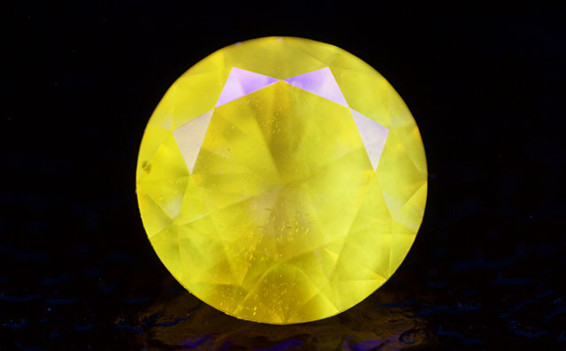 天然イエローダイヤモンド ルース(裸石) 0.133ct 【蛍光性が