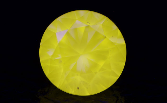 天然カメレオンダイヤモンド画像