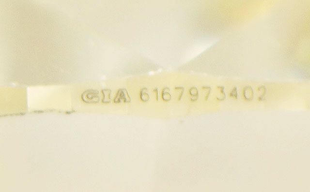 GIAの刻印入り 】天然イエローダイヤモンド ルース(裸石) 0.716ct, S-Tカラー ( ライト・イエロー ) ,SI-1 【 GIA