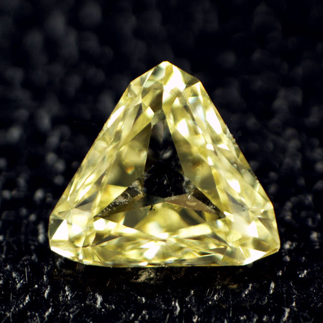 イエローダイヤモンドルース画像