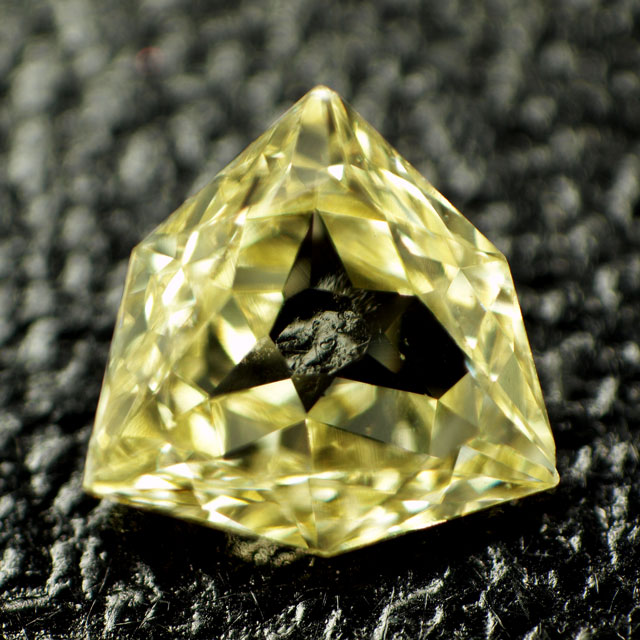 イエローダイヤモンドルース画像