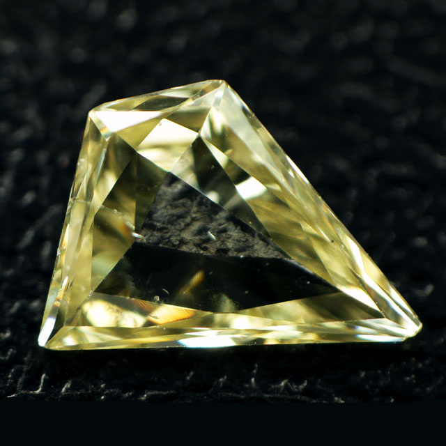 イエローダイヤモンドルース画像