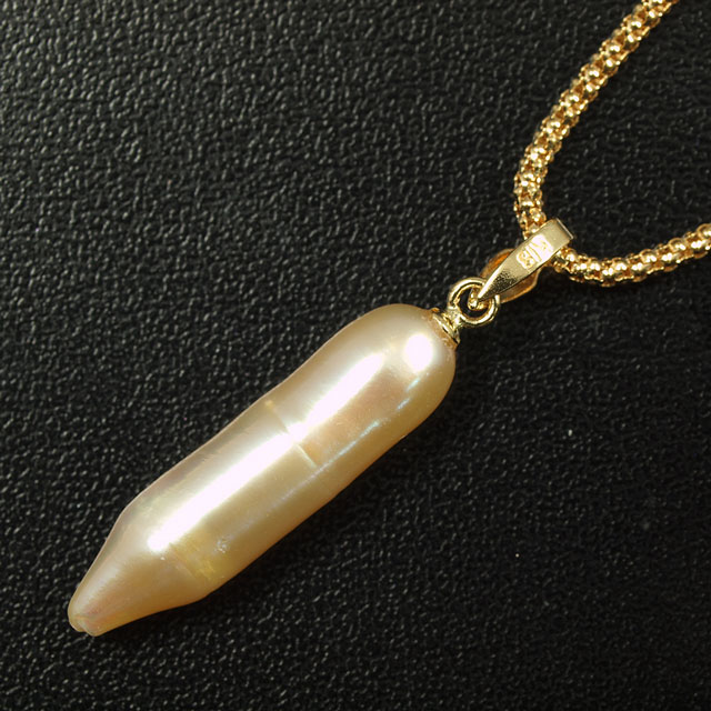 犬の歯型の真珠画像