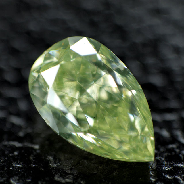 天然グリーンダイヤモンド ルース ( 裸石 ) 0.127ct, ファンシー・イエロー・グリーン, VS-1, ペアシェイプ 【 蛍光性 ： Very  Strong Yellowish Green 】 中央宝石研究所 【 送料無料 】