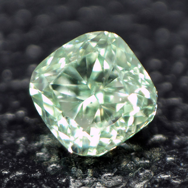 グリーンダイヤモンドルース画像