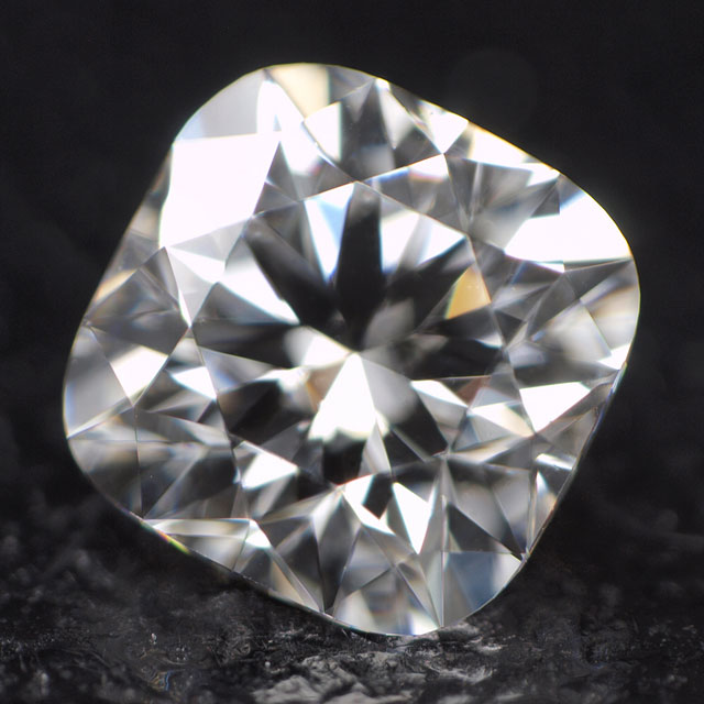 天然ダイヤモンド ルース(裸石) 0.212ct, Dカラー, VVS-1, クッション・カット, ハート&キューピッド 中央宝石研究所