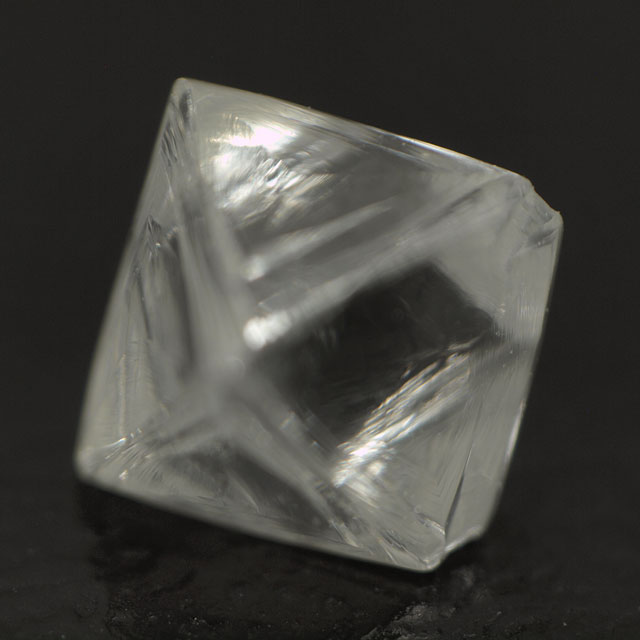 天然ダイヤモンド 原石 ルース(裸石) 0.538ct 蛍光性有り 日本宝石科学協会宝石ソーティング付 【 送料無料 】