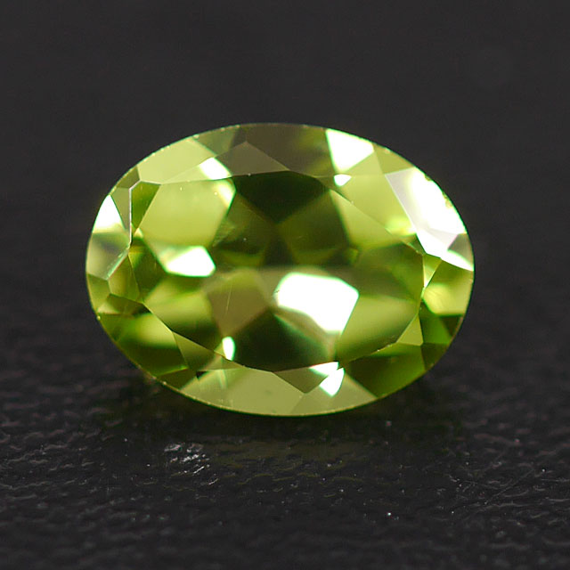 ペリドット ルース(裸石) 1.32ct, オーバル(楕円形) (ペリドート