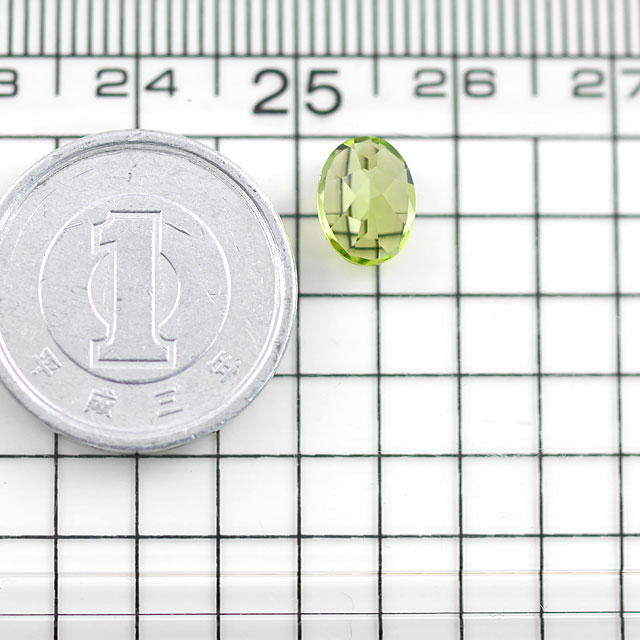 ペリドット ルース(裸石) 1.32ct, オーバル(楕円形) (ペリドート
