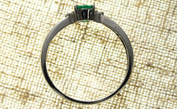 Pt900 エメラルド リング