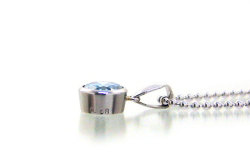 Pt900　スカイブルーダイヤモンド　ペンダント