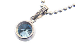 Pt900　スカイブルーダイヤモンド　ペンダント