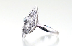 アイスブルーダイヤモンド　K18WGリング