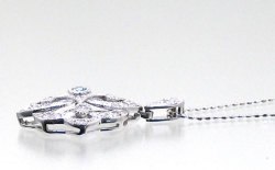 アイスブルーダイヤモンド　K18WGペンダントネックレス