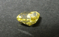 天然(ナチュラル)ファンシーインテンスイエローダイヤモンド ルース画像