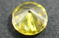 天然（ナチュラル）ヴィヴィッドイエローダイヤモンド ルース（裸石）画像