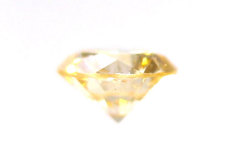 ナチュラルファンシーオレンジダイヤモンド画像