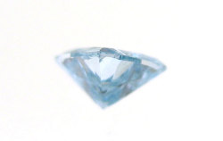 ハートシェイプカットブルーダイヤモンド(トリートメント)ルース画像