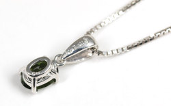 ダークグリーンジルコンK18WGペンダントネックレス