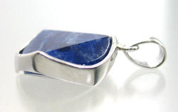 ソーダライトペンダント画像